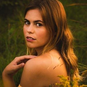 Meet your Posher, Larissa